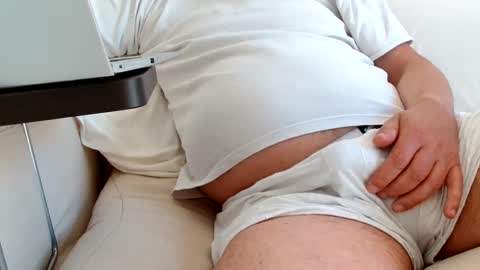 F E L I X -  -  F O ll O W      M E  online show from 19, 4, 2026