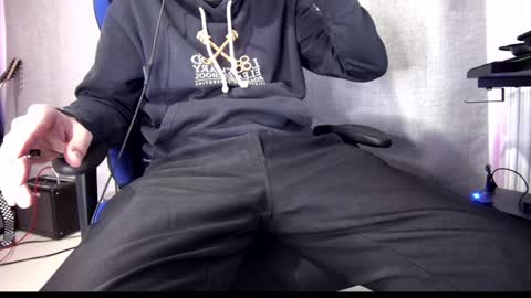 Larese Carlo online show from 2, 12, 2024