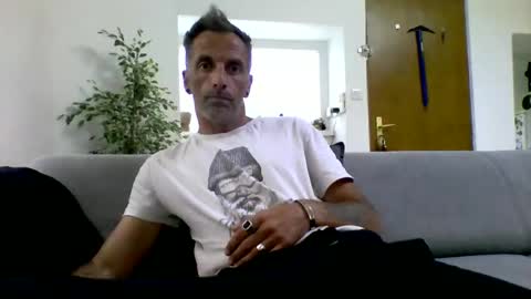 Num online show from 25, 10, 2025