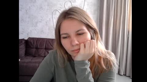 Snapshot of 69riley_reid69 chatting on 5, 11, 2025 69Riley Reid69 online show from 5, 11, 2025