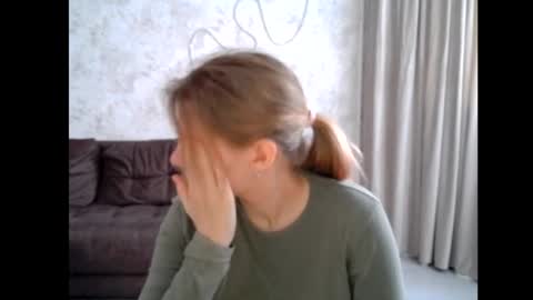 Snapshot of 69riley_reid69 chatting on 18, 11, 2025 69Riley Reid69 online show from 18, 11, 2025