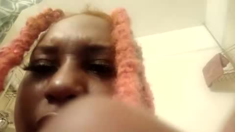 Super Freaky Girl online show from 19, 4, 2026