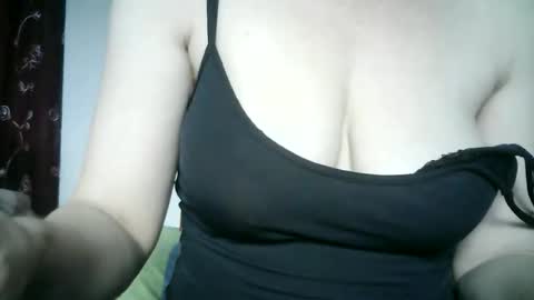 Snapshot of 77lilu chatting on 19, 11, 2025 Lilu online show from 19, 11, 2025