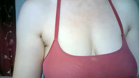 Snapshot of 77lilu chatting on 2, 6, 2026 Lilu online show from 2, 6, 2026