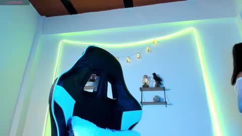 Snapshot of 77neferkitty77 chatting on 13, 10, 2025 online show from 13, 10, 2025