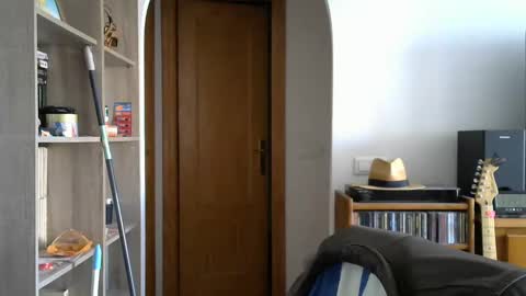  Papi  online show from 18, 1, 2025