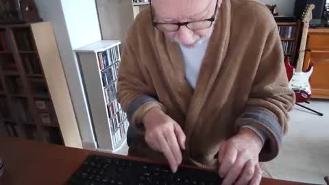  Papi  online show from 5, 3, 2025