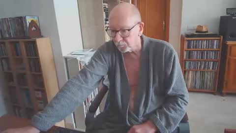  Papi  online show from 5, 11, 2025