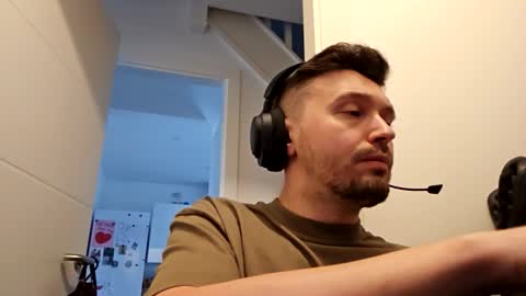 8inchdude93 online show from 13, 10, 2025