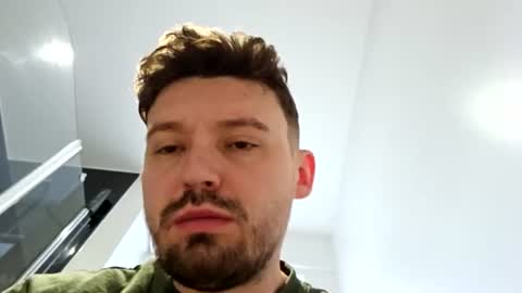 8inchdude93 online show from 16, 7, 2026