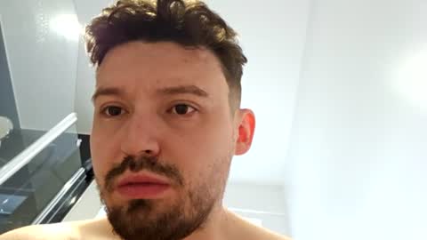 8inchdude93 online show from 17, 7, 2026