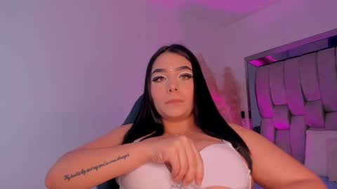 Snapshot of _abbymiller_ chatting on 31, 10, 2025 Abbye Miller online show from 31, 10, 2025