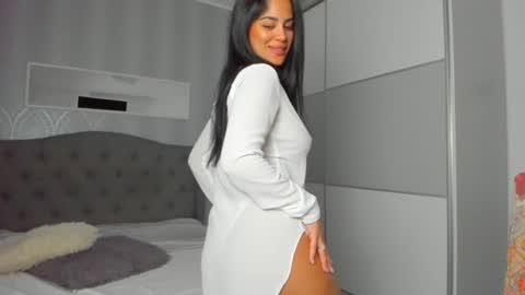 Adelle online show from 13, 1, 2025