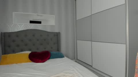 Adelle online show from 25, 9, 2025