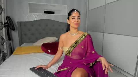 Adelle online show from 4, 10, 2025