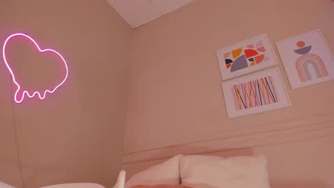 Snapshot of _aleja_x chatting on 15, 9, 2025 _aleja_x online show from 15, 9, 2025