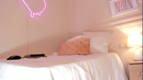 Snapshot of _aleja_x chatting on 25, 9, 2025 _aleja_x online show from 25, 9, 2025