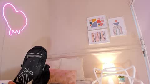 Snapshot of _aleja_x chatting on 1, 10, 2025 _aleja_x online show from 1, 10, 2025