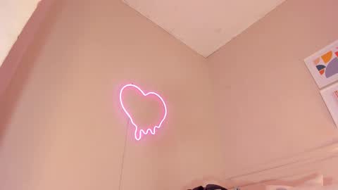 Snapshot of _aleja_x chatting on 7, 10, 2025 _aleja_x online show from 7, 10, 2025