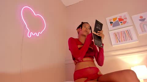 Snapshot of _aleja_x chatting on 13, 10, 2025 _aleja_x online show from 13, 10, 2025