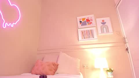 Snapshot of _aleja_x chatting on 21, 10, 2025 _aleja_x online show from 21, 10, 2025