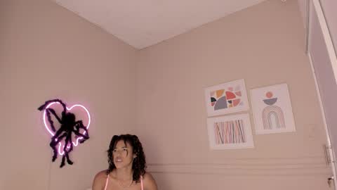 Snapshot of _aleja_x chatting on 1, 11, 2025 _aleja_x online show from 1, 11, 2025