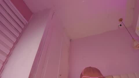 Snapshot of _aleja_x chatting on 4, 11, 2025 _aleja_x online show from 4, 11, 2025