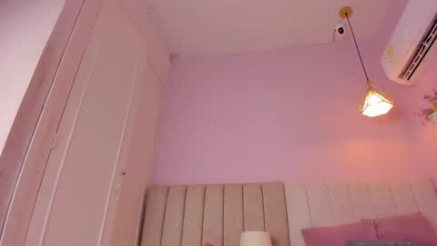 Snapshot of _aleja_x chatting on 6, 11, 2025 _aleja_x online show from 6, 11, 2025