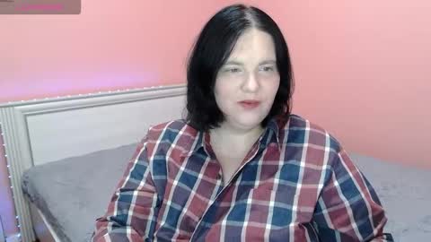 Snapshot of _alexandra_ray_ chatting on 7, 10, 2025 _alexandra_ray_ online show from 7, 10, 2025