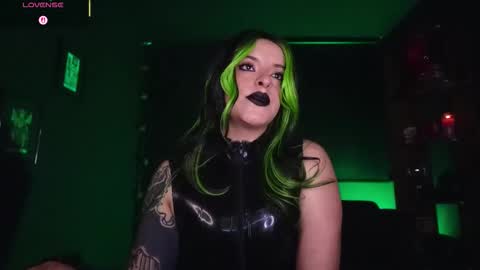 Snapshot of _alice_d chatting on 9, 11, 2025 Miss Alice My internet sucks these days see you soon online show from 9, 11, 2025