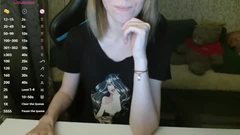 Snapshot of _alicecullen_ chatting on 27, 11, 2025 AliceCullen online show from 27, 11, 2025