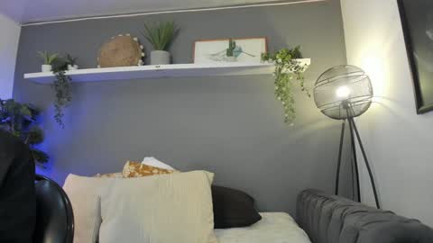  Alice  online show from 7, 2, 2025