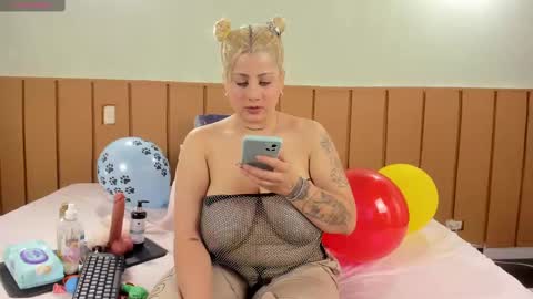 Snapshot of _ally_blonde chatting on 19, 9, 2025 _ally_blonde online show from 19, 9, 2025