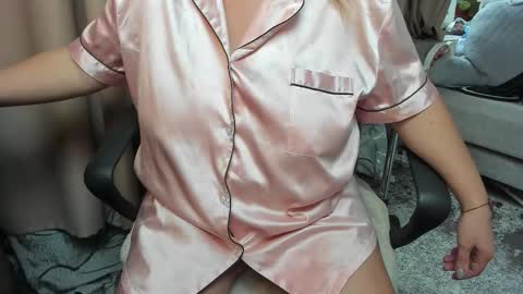 Snapshot of _alyssia_ chatting on 18, 9, 2025 lisa online show from 18, 9, 2025