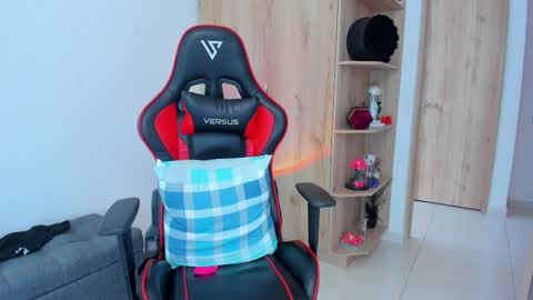 AMANDA online show from 4, 2, 2026