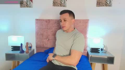 Snapshot of _andrewfalcon2 chatting on 16, 1, 2025 _andrewfalcon2 online show from 16, 1, 2025