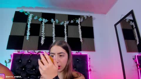 Annie Andrick online show from 29, 5, 2026