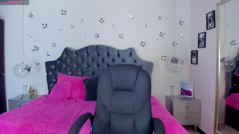 Snapshot of _antonnela_ chatting on 4, 2, 2025 antonnela online show from 4, 2, 2025