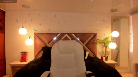 Snapshot of _antonnela_ chatting on 16, 9, 2025 antonnela online show from 16, 9, 2025