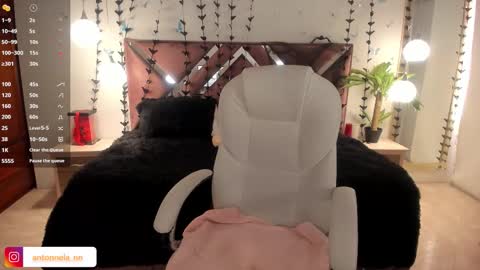 Snapshot of _antonnela_ chatting on 5, 11, 2025 antonnela online show from 5, 11, 2025