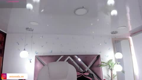 Snapshot of _antonnela_ chatting on 17, 12, 2025 antonnela online show from 17, 12, 2025