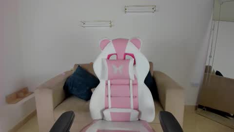    online show from 10, 9, 2025