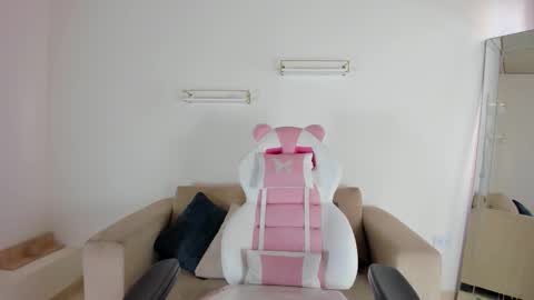    online show from 22, 10, 2025