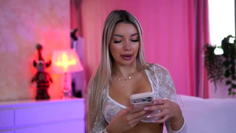 Snapshot of _arielle chatting on 15, 12, 2025 Arielle online show from 15, 12, 2025