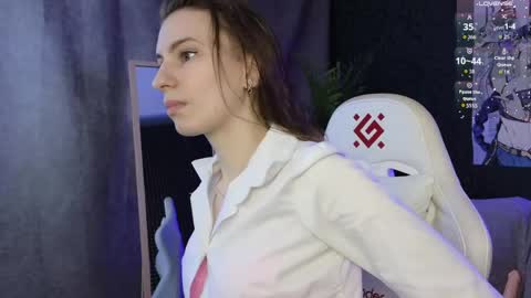 _ash_leyy_ online show from 9, 4, 2026