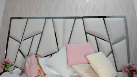 Snapshot of _aurora18 chatting on 25, 10, 2025 Aura online show from 25, 10, 2025