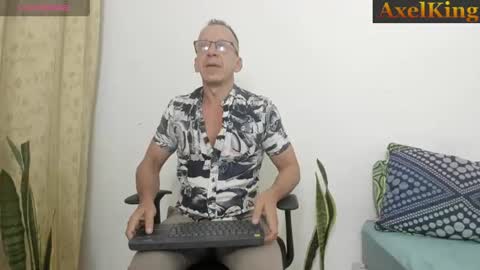 Snapshot of _axelking1_ chatting on 16, 7, 2026 Axel online show from 16, 7, 2026