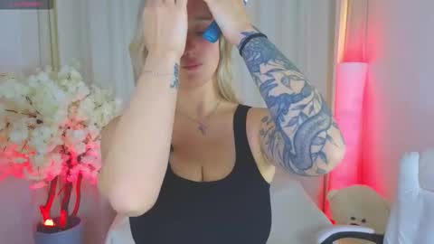 Snapshot of _b00bss_ chatting on 24, 10, 2025 Jess online show from 24, 10, 2025