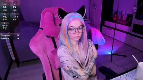 Snapshot of _black_fox__ chatting on 18, 10, 2025 Olivia Subscribe to my Fansly -   online show from 18, 10, 2025