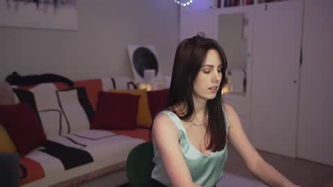 Snapshot of _blackbee_ chatting on 12, 1, 2025 Lili online show from 12, 1, 2025